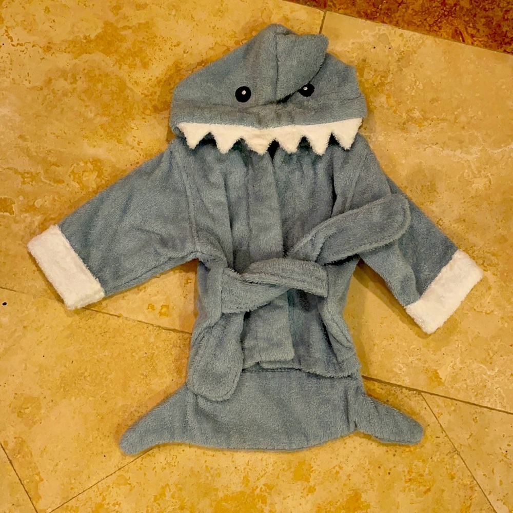 Like new Baby Aspen shark robe